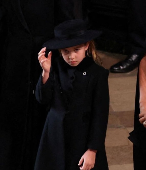 Prince-Charlotte-at-Queen-Elizabeth-II-funeral