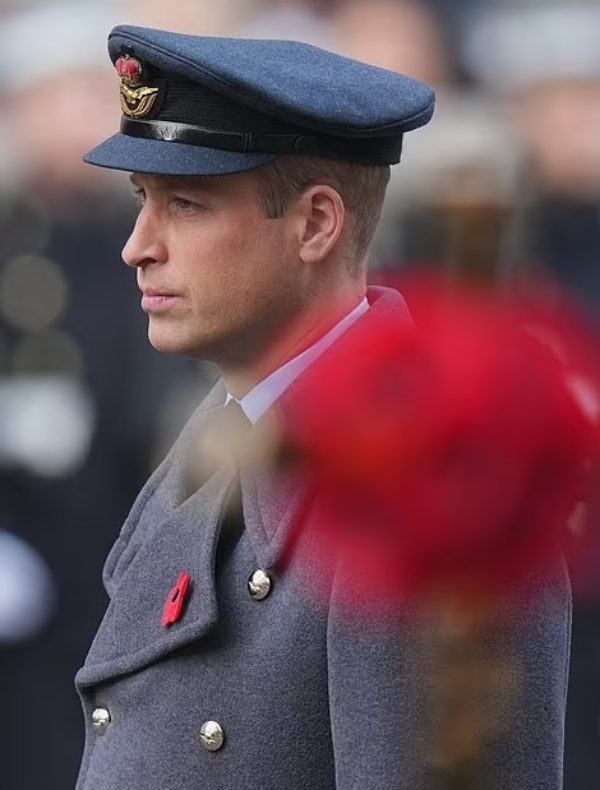 Prince William And Kate Leave Touching Message On Remembrance Day Wreath