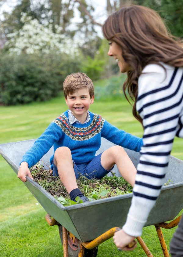 Prince Louis Looks Identical To his Mom Kate In Birthday Photo