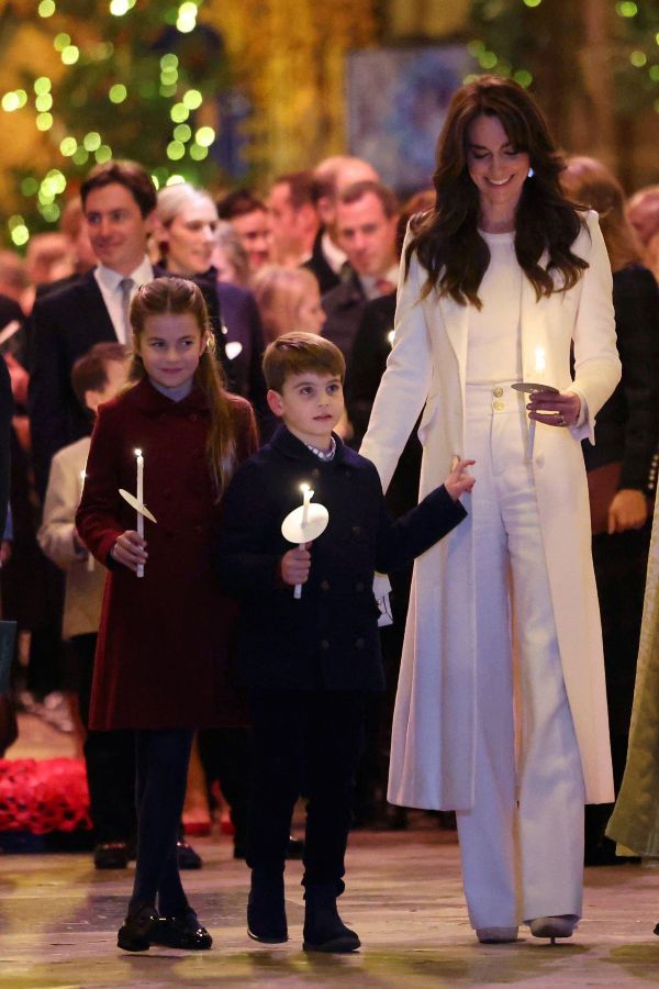 This picture of the Princess of Wales, Princess Charlotte and Prince Louis leaving Westminster Abbey