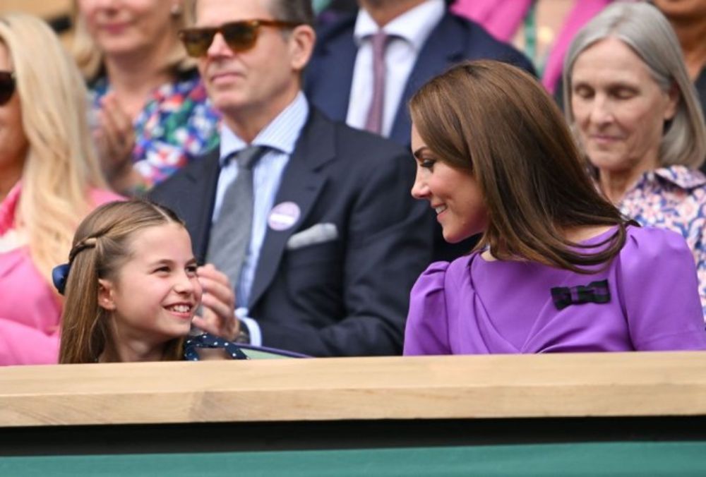 Watch Princess Charlotte Proud Reaction As Mom Kate Receives Standing Ovation