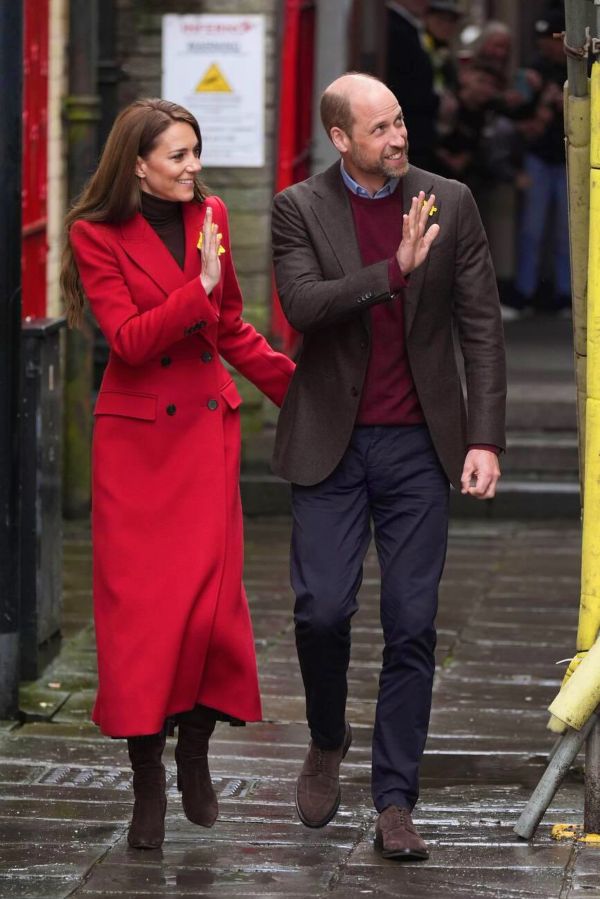 Kate Middleton and Prince William arrive in Wales