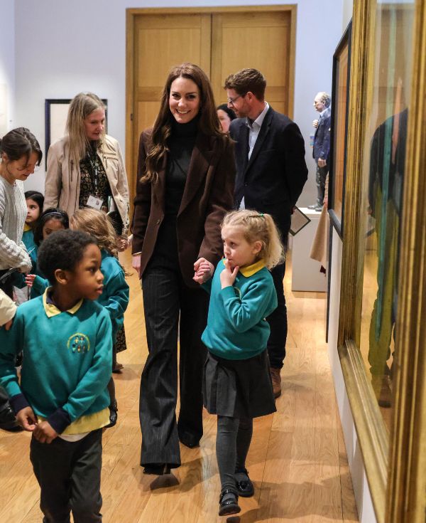 Kate Middleton visits the National Portrait Gallery in London (1)