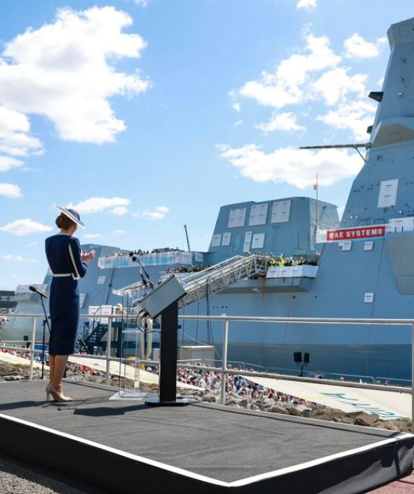 Absolutely iconic image of the Princess of Wales and HMS Glasgow