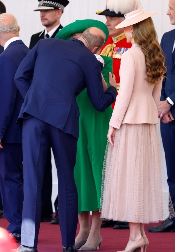 William greeted Queen Camilla with a kiss