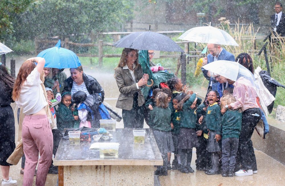 Rainy Surprise: Princess Kate’s Quick Mom Reaction During Royal Event
