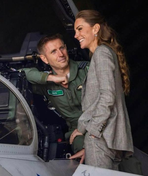 Oh the Princess of Wales had this pilot MESMERISED