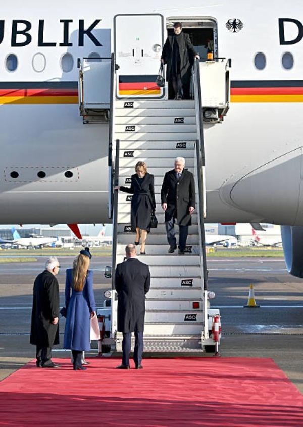 The Prince and Princess of Wales greet the President of the Federal Republic of Germany